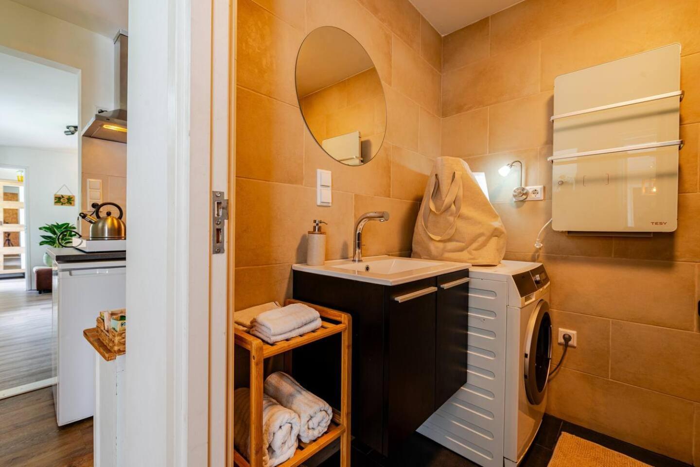 Tiny House - Fietsverhuur, Eigen Keuken En Badkamer Nijmegen Ngoại thất bức ảnh