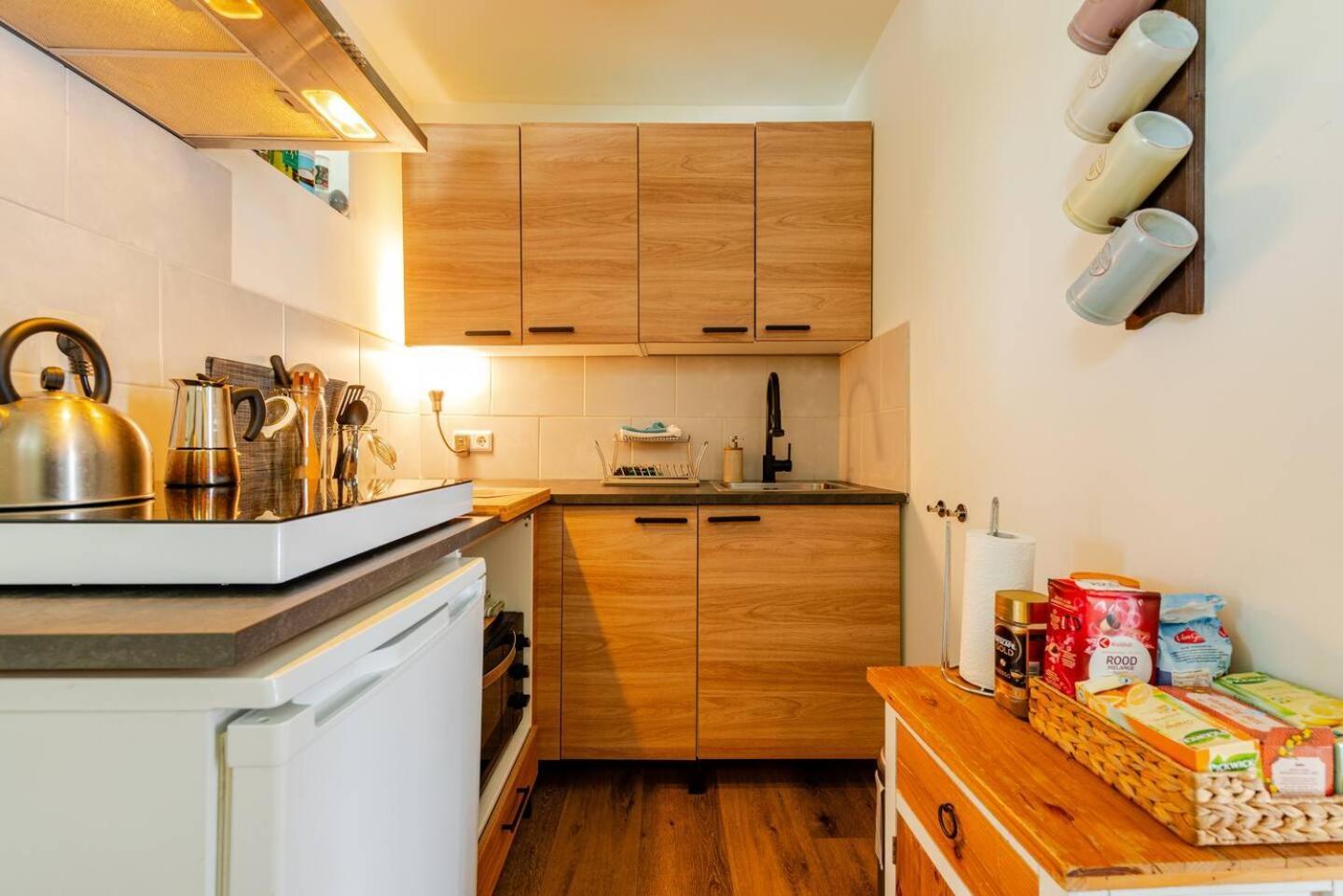 Tiny House - Fietsverhuur, Eigen Keuken En Badkamer Nijmegen Ngoại thất bức ảnh