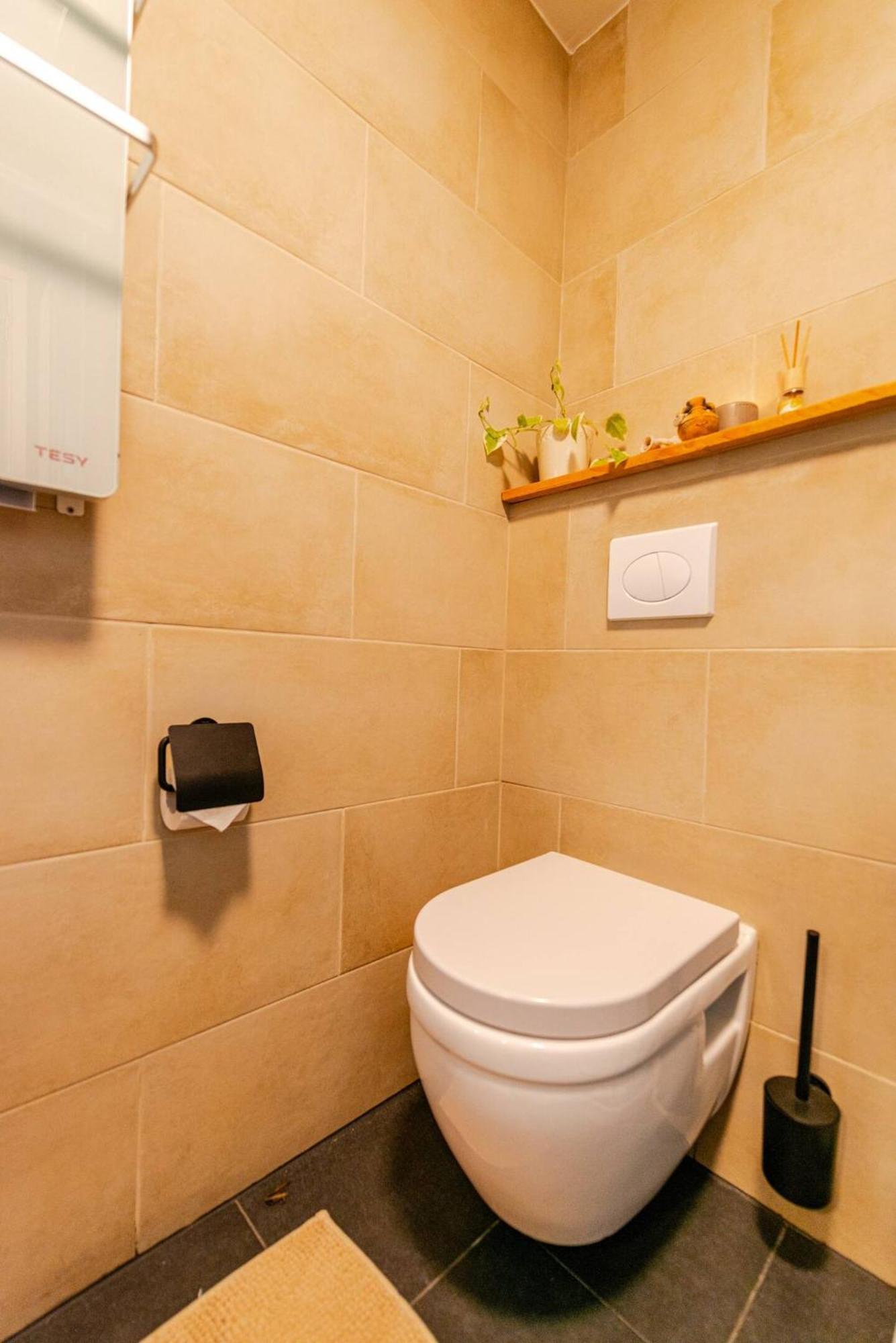 Tiny House - Fietsverhuur, Eigen Keuken En Badkamer Nijmegen Ngoại thất bức ảnh
